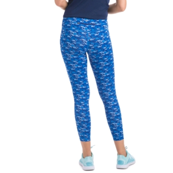 {Vineyard Vines} Blue Whale Outline Printed Performance Leggings - Large - Picture 11 of 13